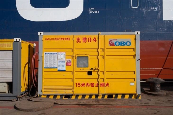 3-Plunger UHP Electric Water Jet factory